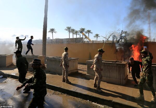 Đại sứ quán Mỹ tại Iraq bị tấn công - Nguồn Reuters